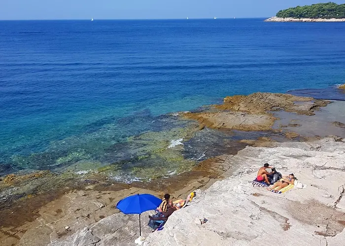 With A Parking Space - 21895 * 풀라