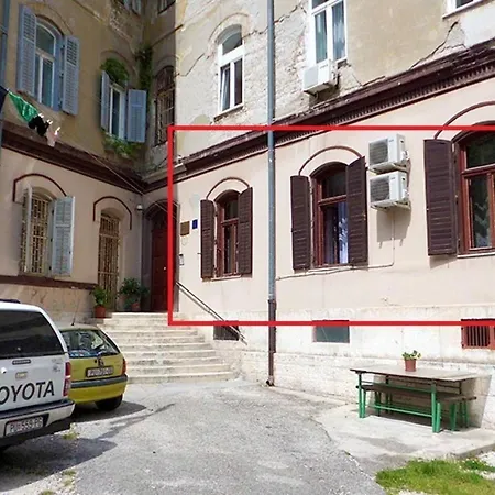With A Parking Space - 21895 شقة *