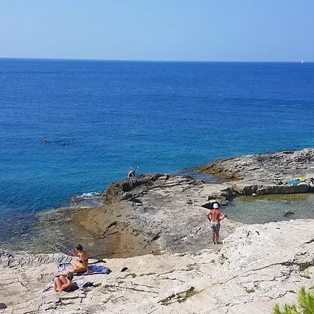 Apartman With A Parking Space - 21895 Pula